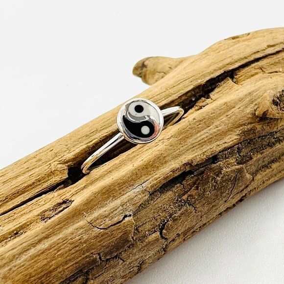 Sterling Silver Yin and Yang Minimalist Stone Ring, Yoga Ring, Boho Ring - Picture 1 of 4